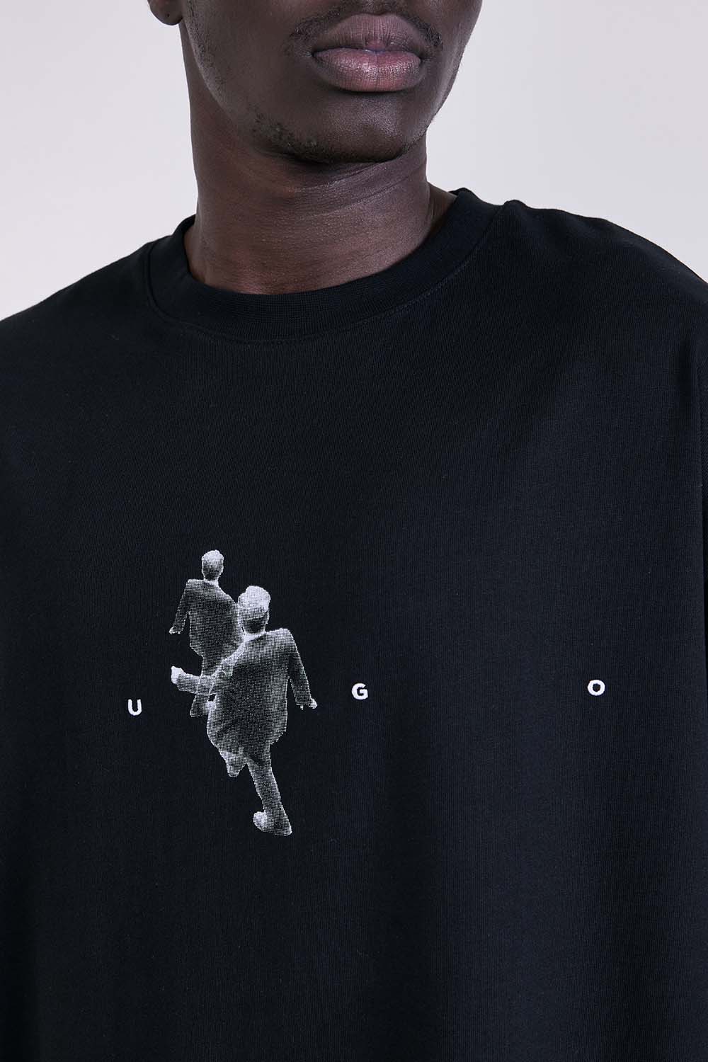 תמונת תקריב דוגמן של חולצת טי