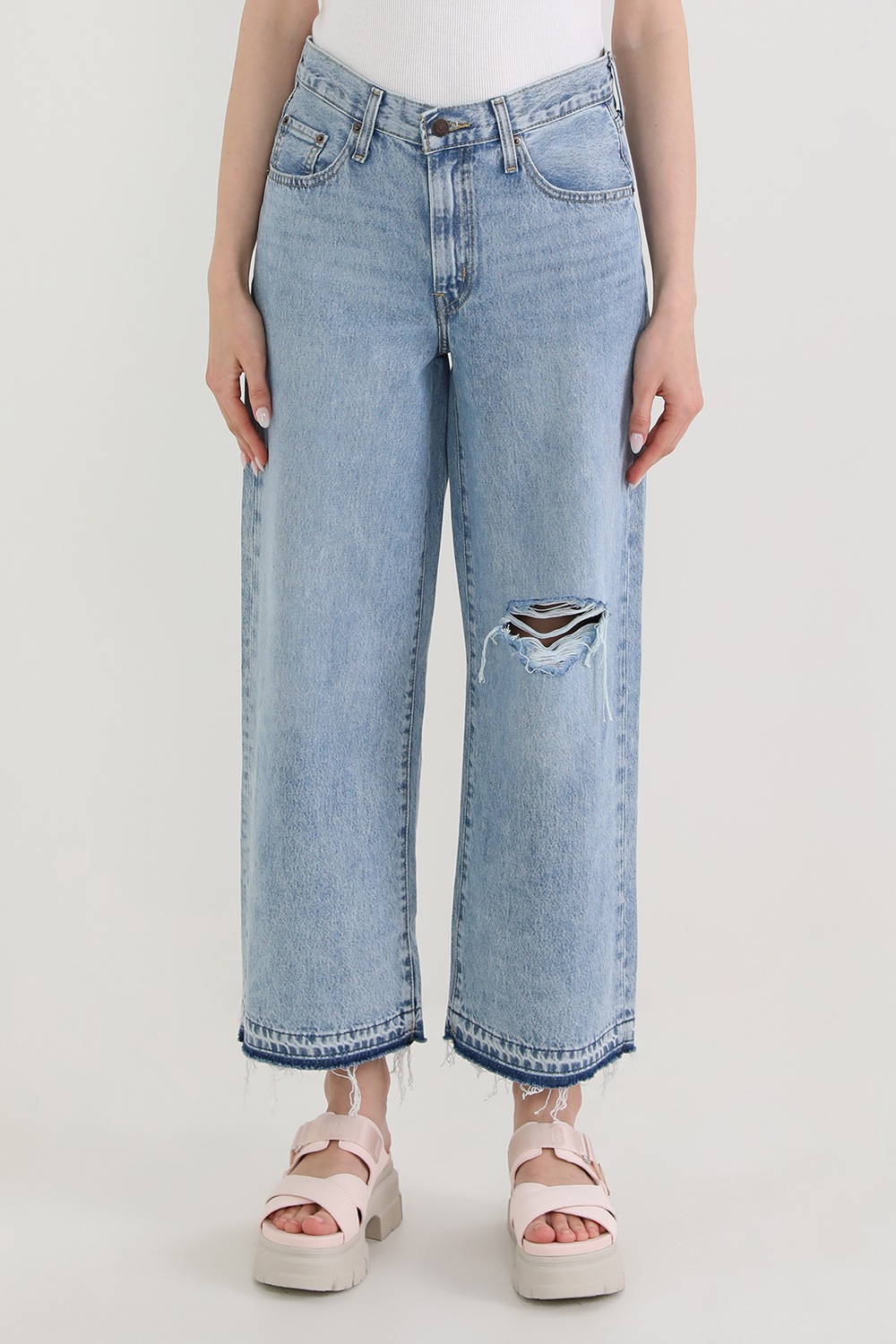 תמונת דוגמן קידמית של מכנסי ג'ינס באגי בגזרה ישרה