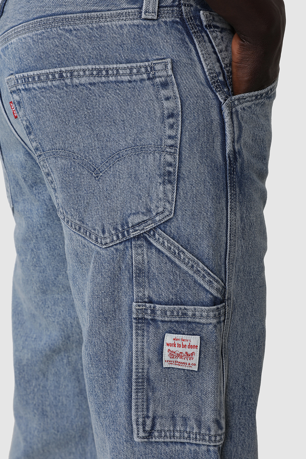 תמונת תקריב דוגמן של מכנסי ג'ינס 568