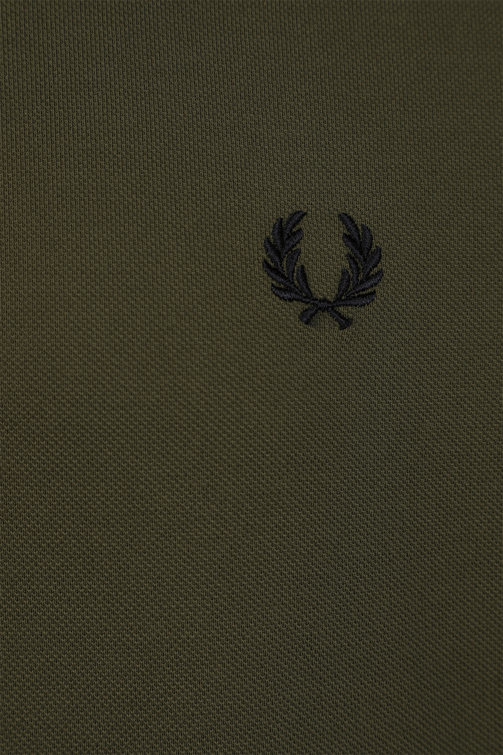 חולצת פולו ירוקה עם לוגו רקום FRED PERRY