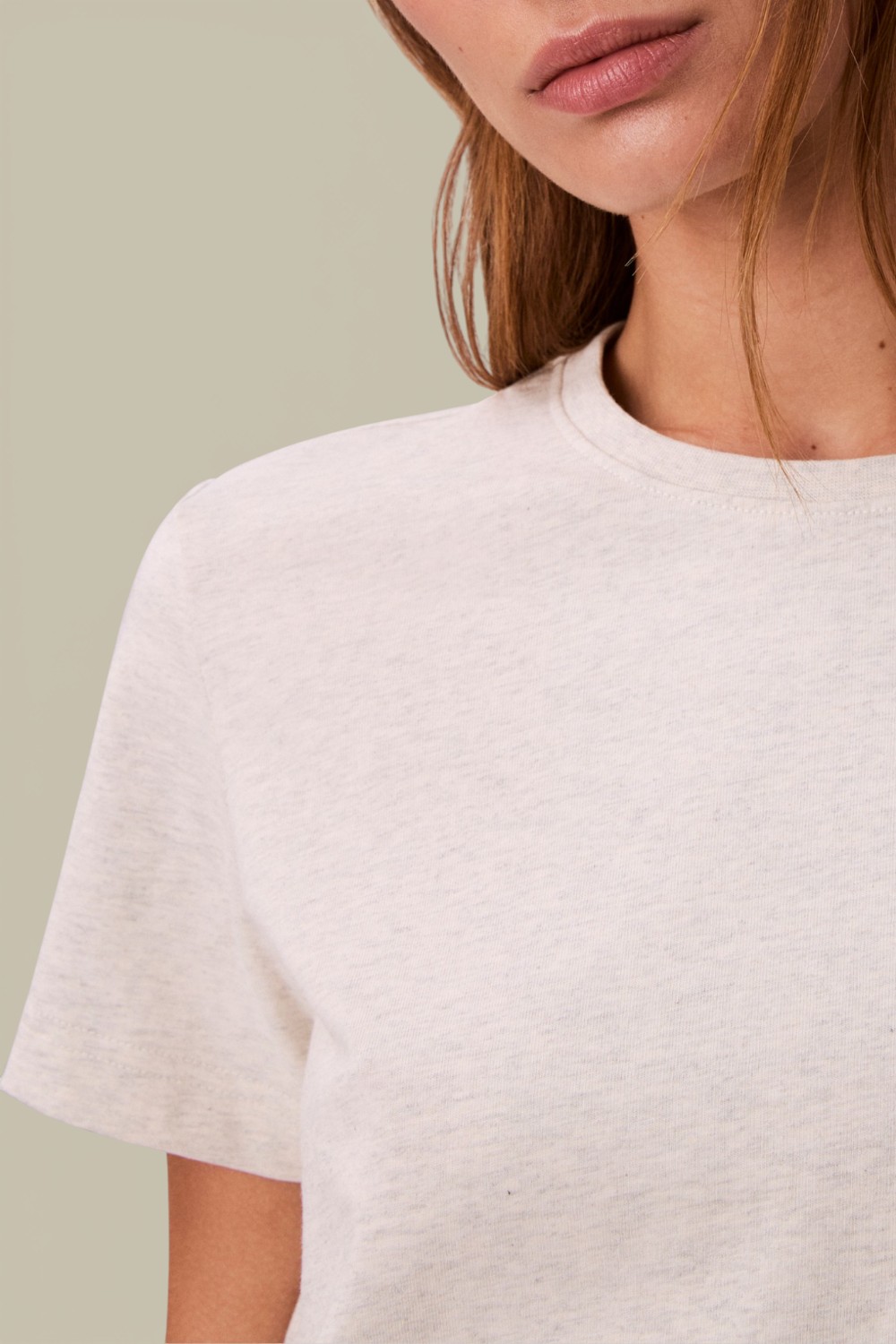 תמונת תקריב דוגמן של חולצת טי