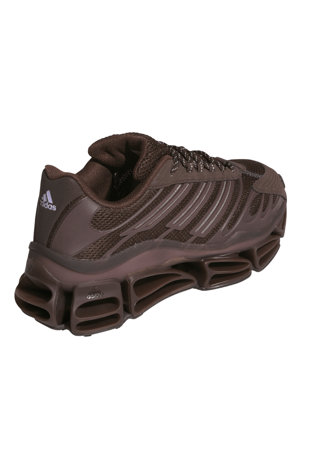 תמונת תקריב של נעלי סניקרס מגה רייד