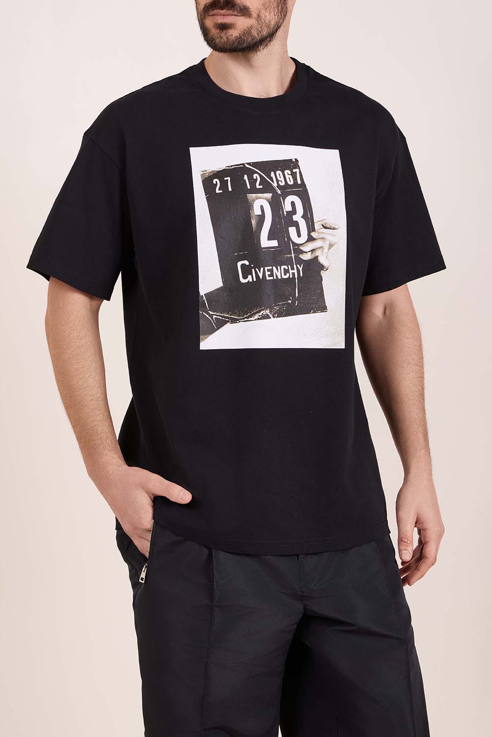 תמונת דוגמן קידמית של חולצת טי