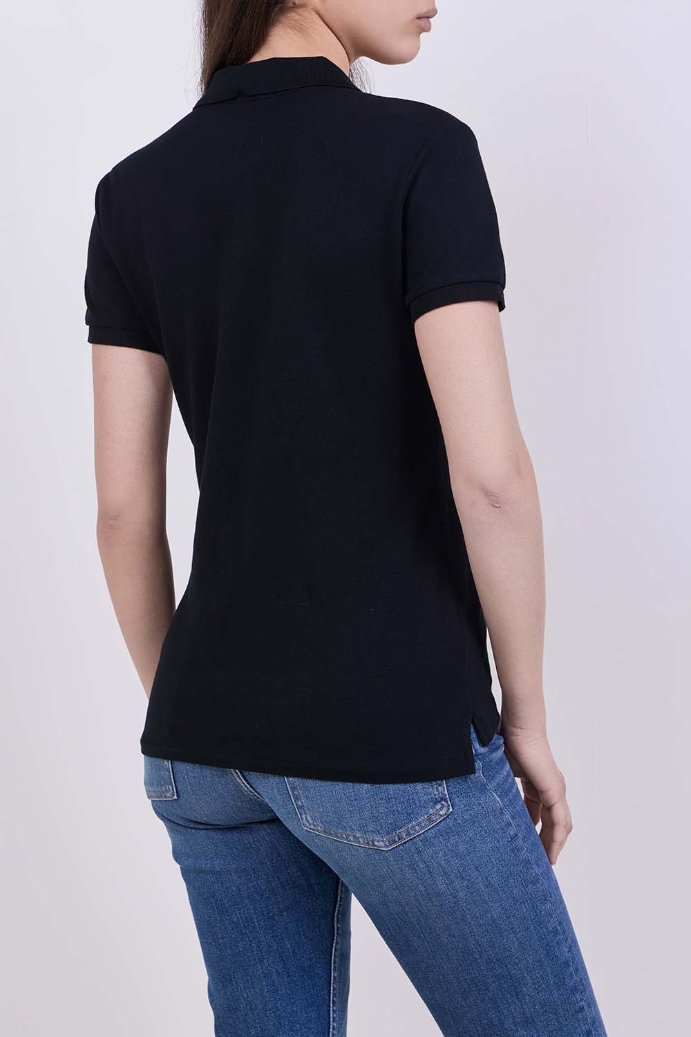 תמונת דוגמן אחורית של חולצת פולו