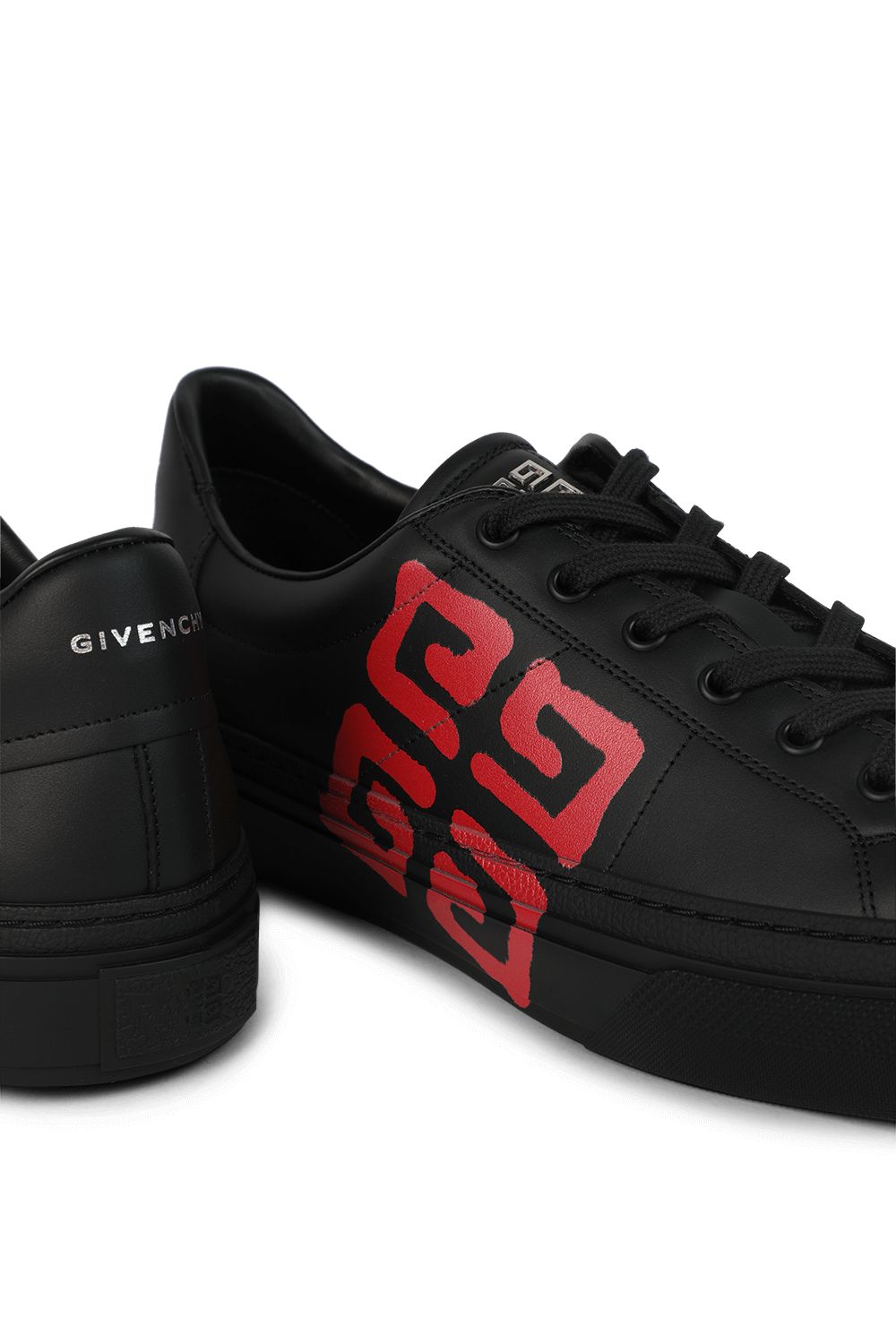 תמונת תקריב של סניקרס סיטי ספורט מעור