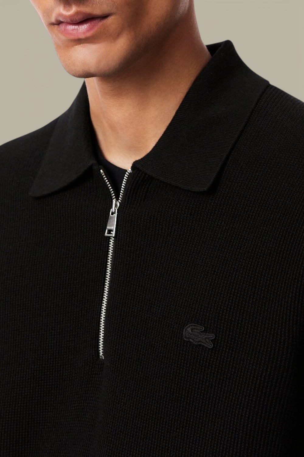 תמונת תקריב דוגמן של סוודר