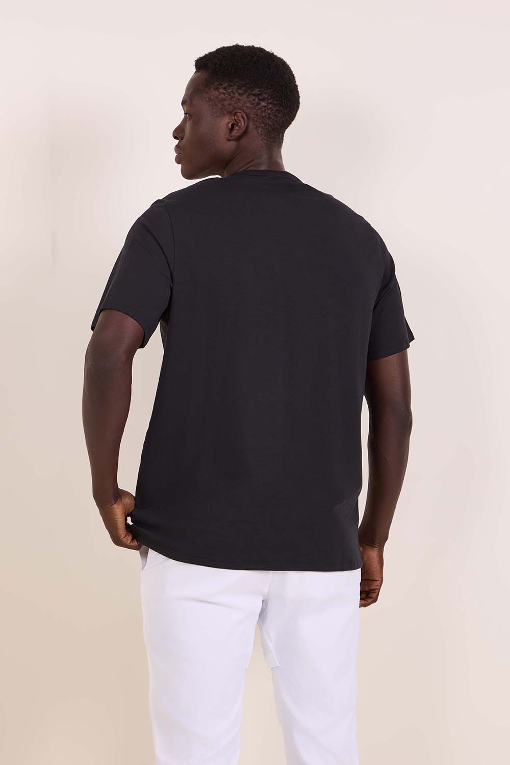 תמונת דוגמן אחורית של Organic Cotton Classic-Fit T-Shirt 3 Pack