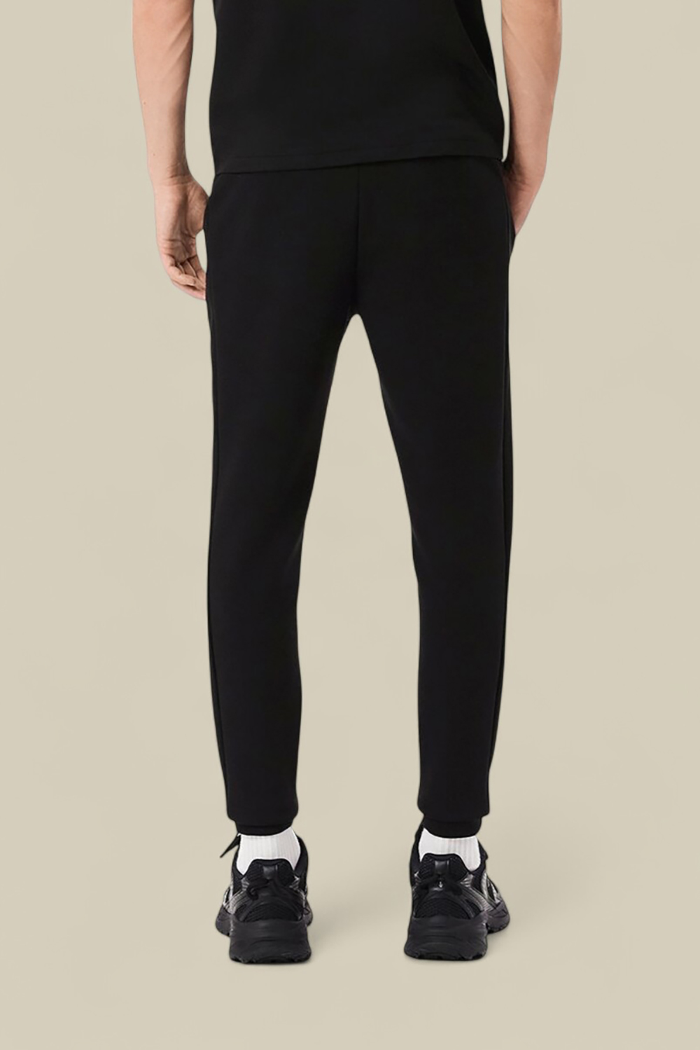 תמונת דוגמן אחורית של מכנסי ג'וג סלים פיט