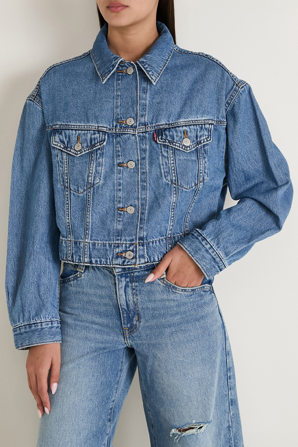 תמונת דוגמן קידמית של ז'קט ג'ינס