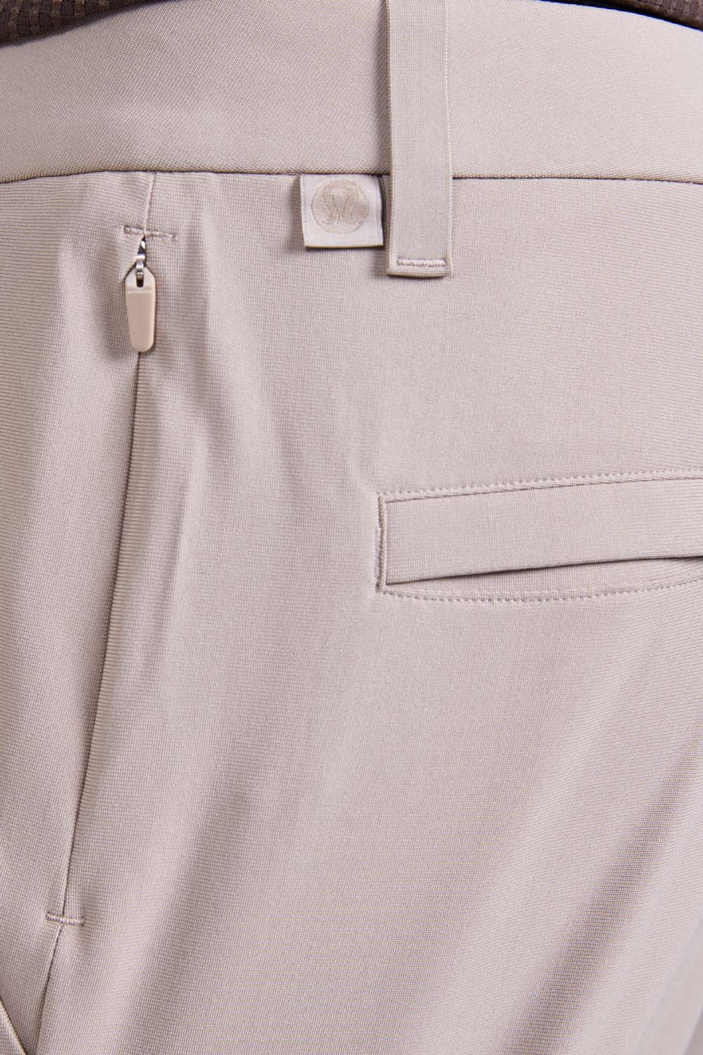 תמונת תקריב דוגמן של ABC Classic-Fit Short 7'' Warpstreme