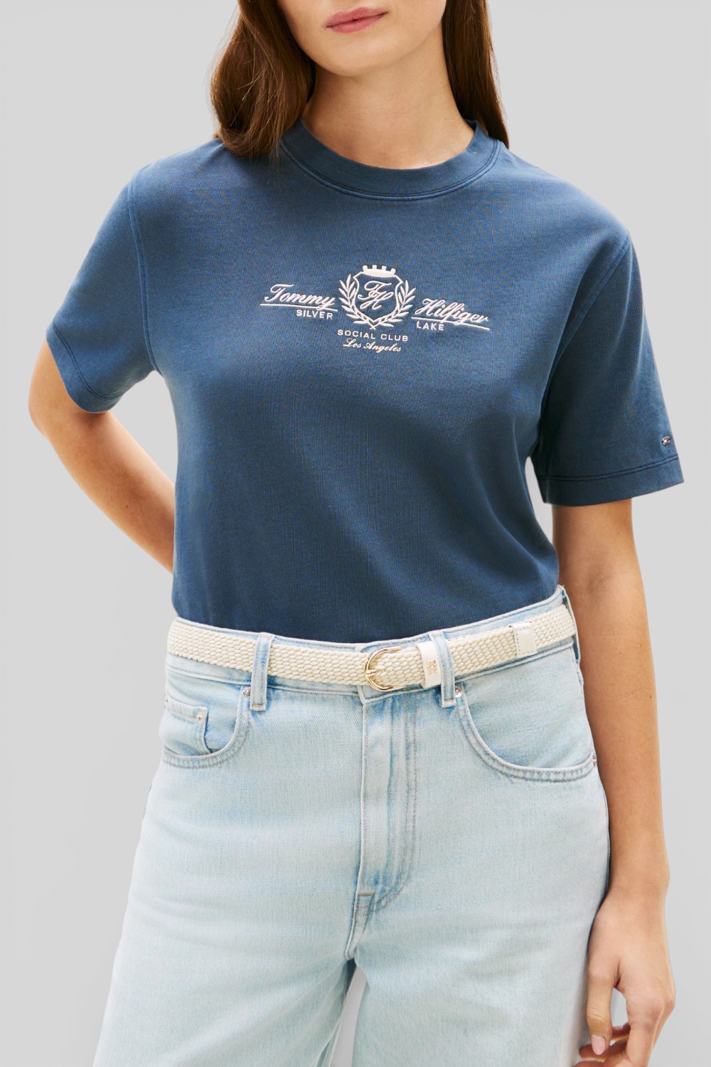 תמונת דוגמן קידמית של חולצת טי