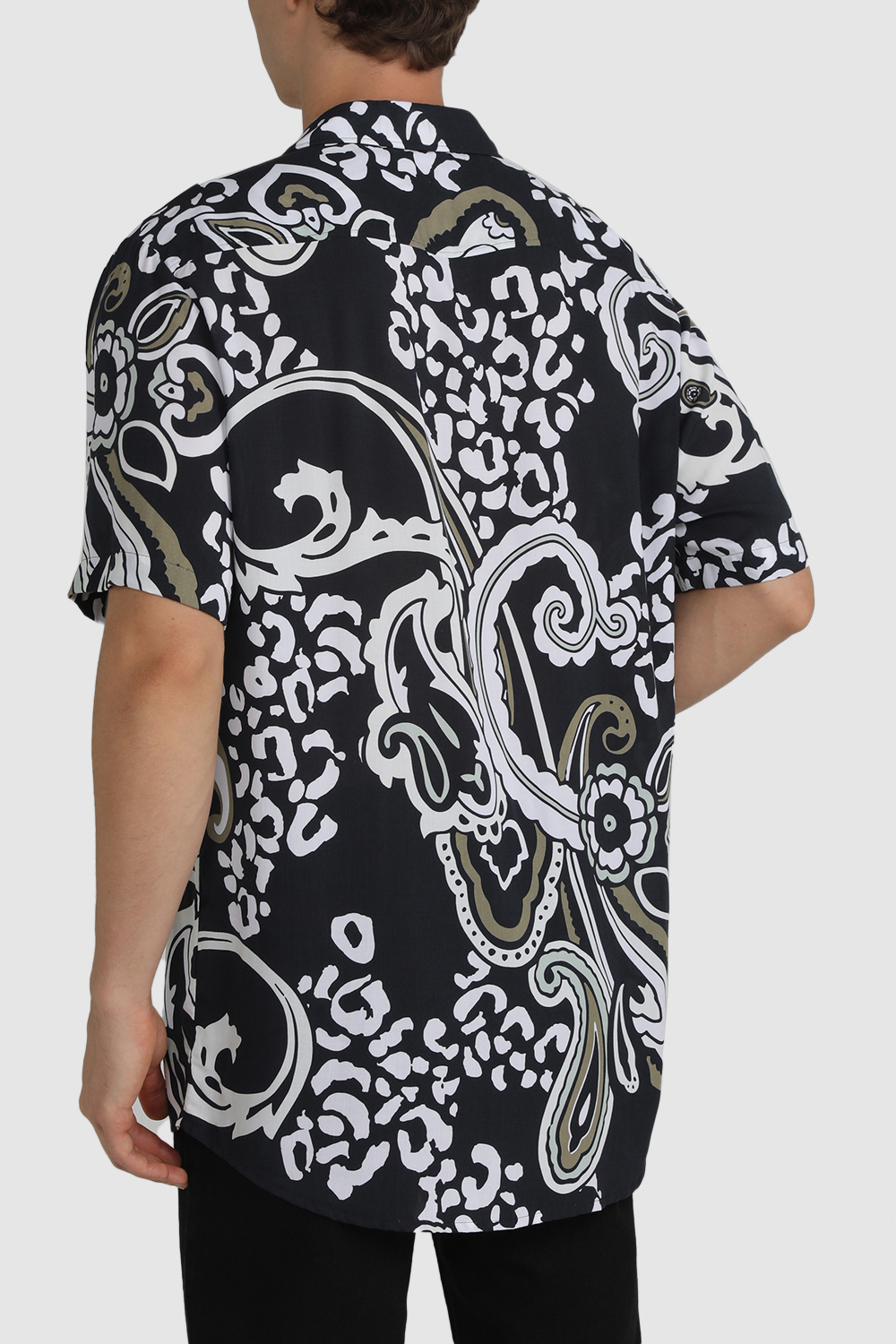 תמונת דוגמן אחורית של חולצת כפתורים