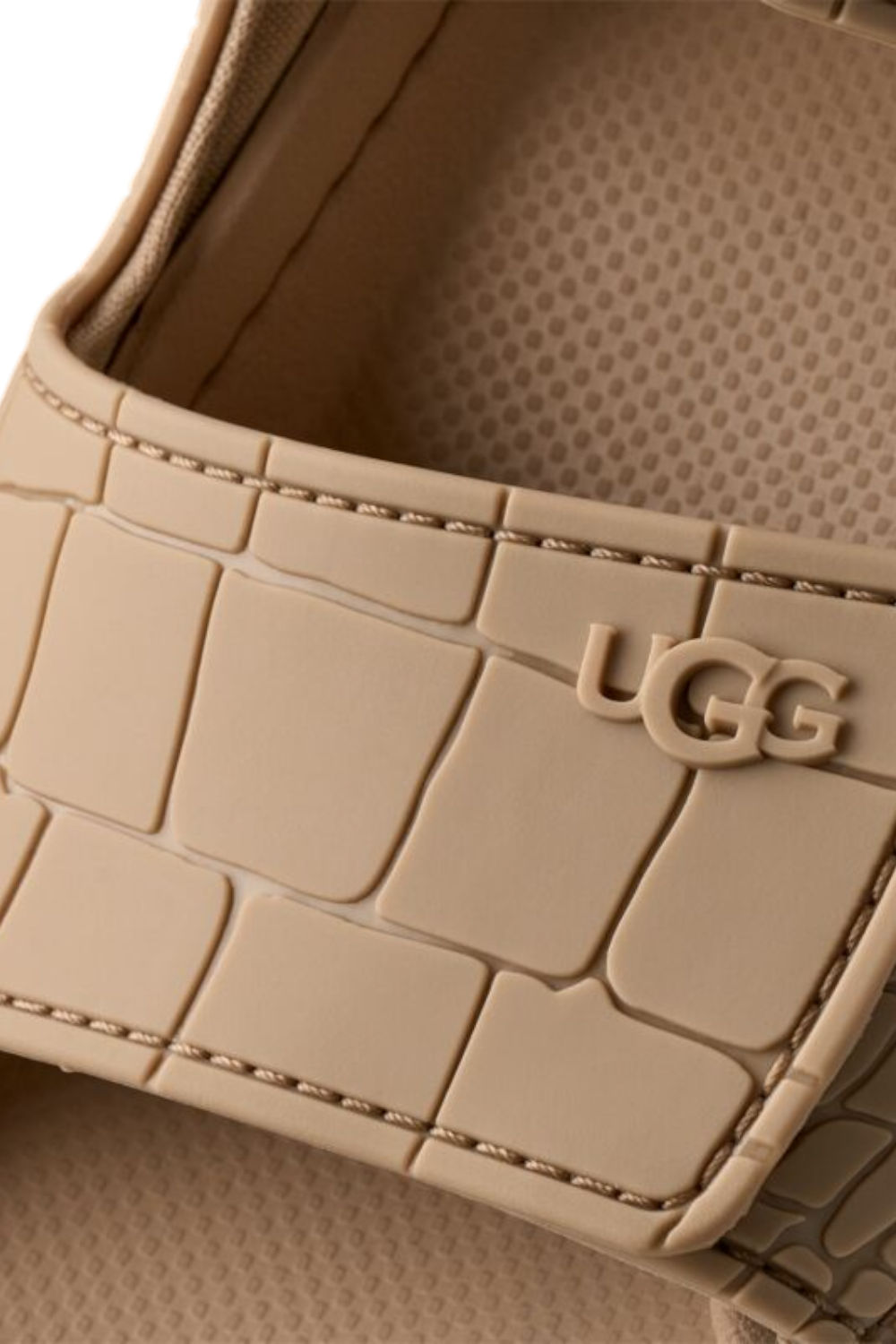 תמונת פנים של סנדלי גולדן גלאו