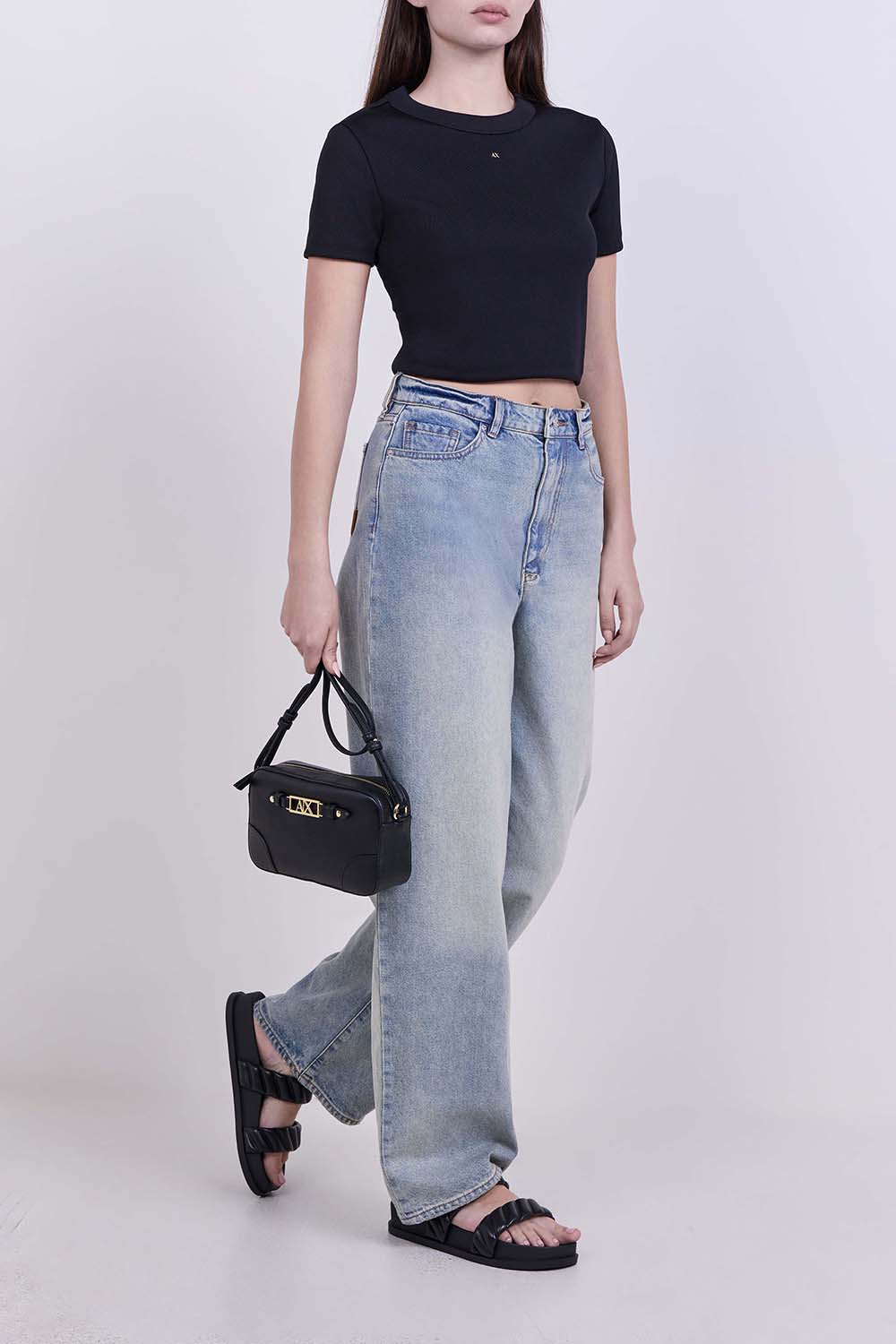 תמונת דוגמן קידמית של תיק קרוסבודי