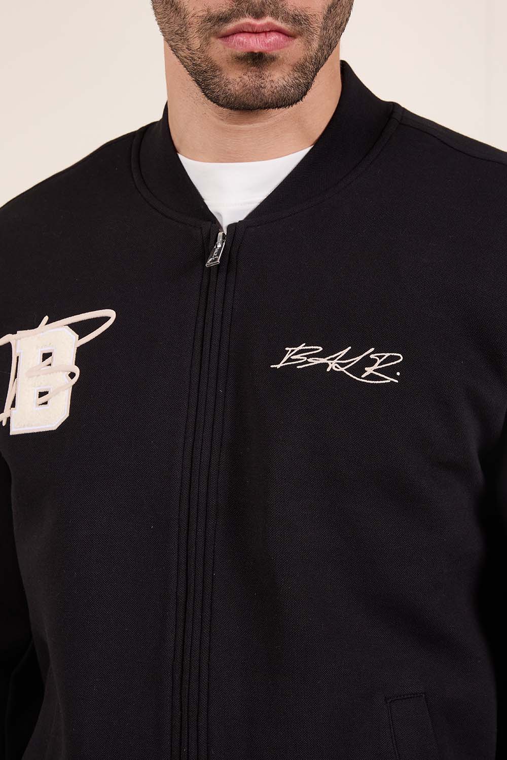 תמונת תקריב דוגמן של ז'קט