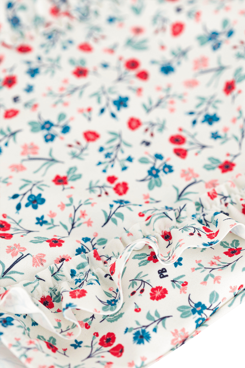 תמונת תקריב של בגד ים שלם