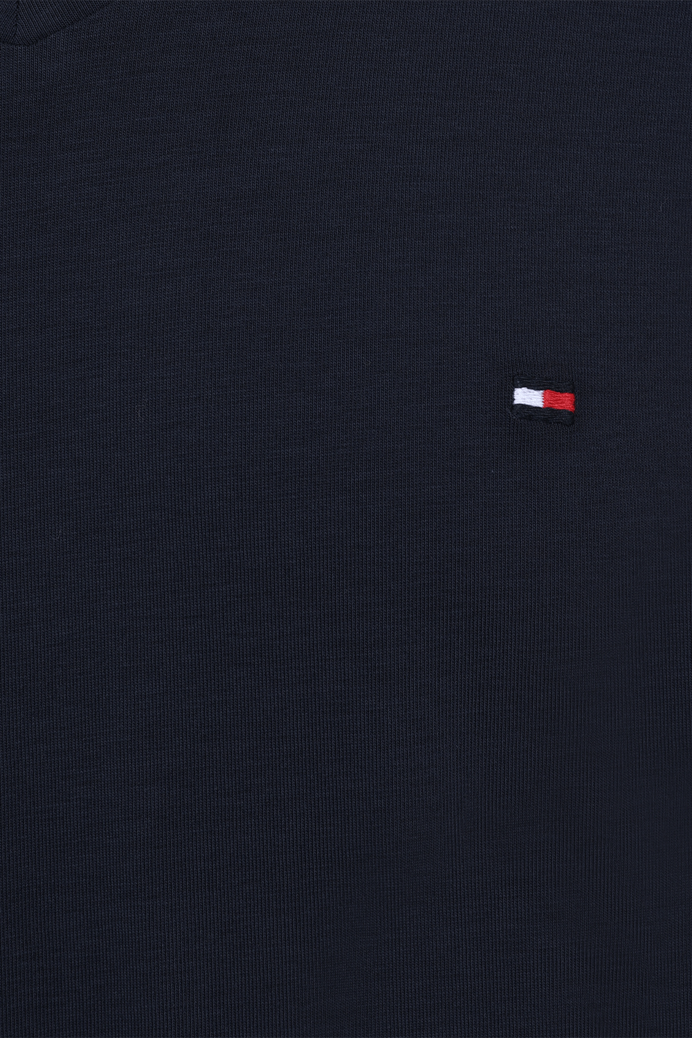 תמונה אחורית של חולצת סלים טי