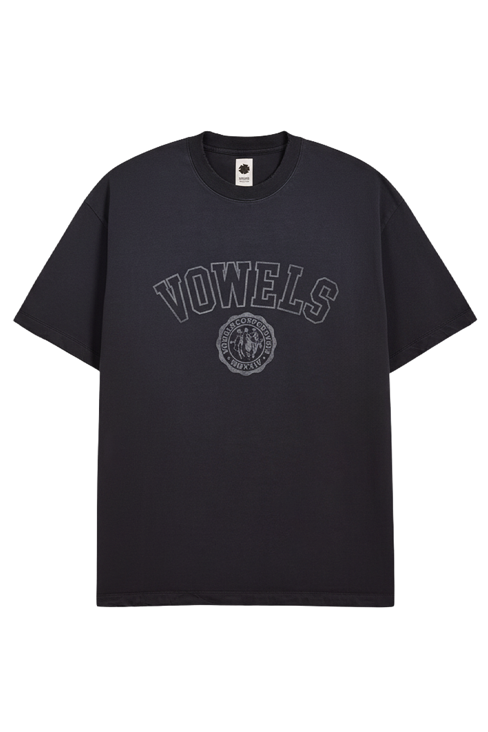 תמונה קידמית של חולצת טי