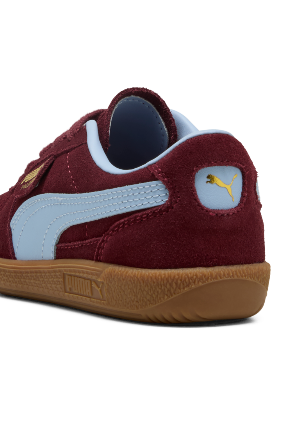 תמונת פנים של נעלי סניקרס