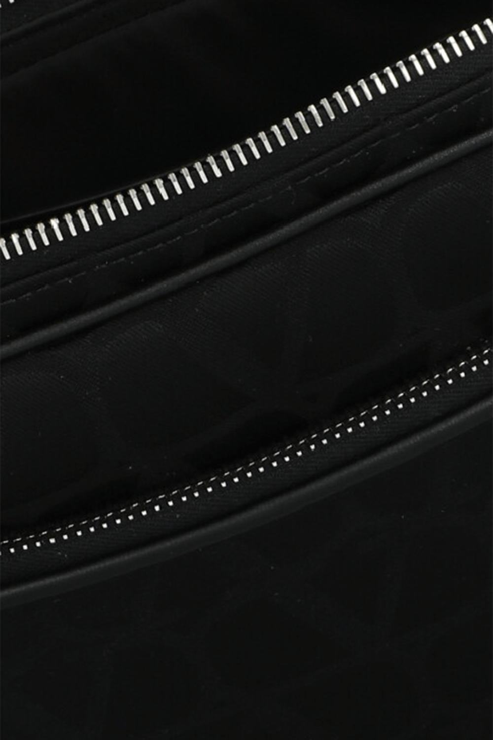 תמונת פנים של תיק קלאץ'