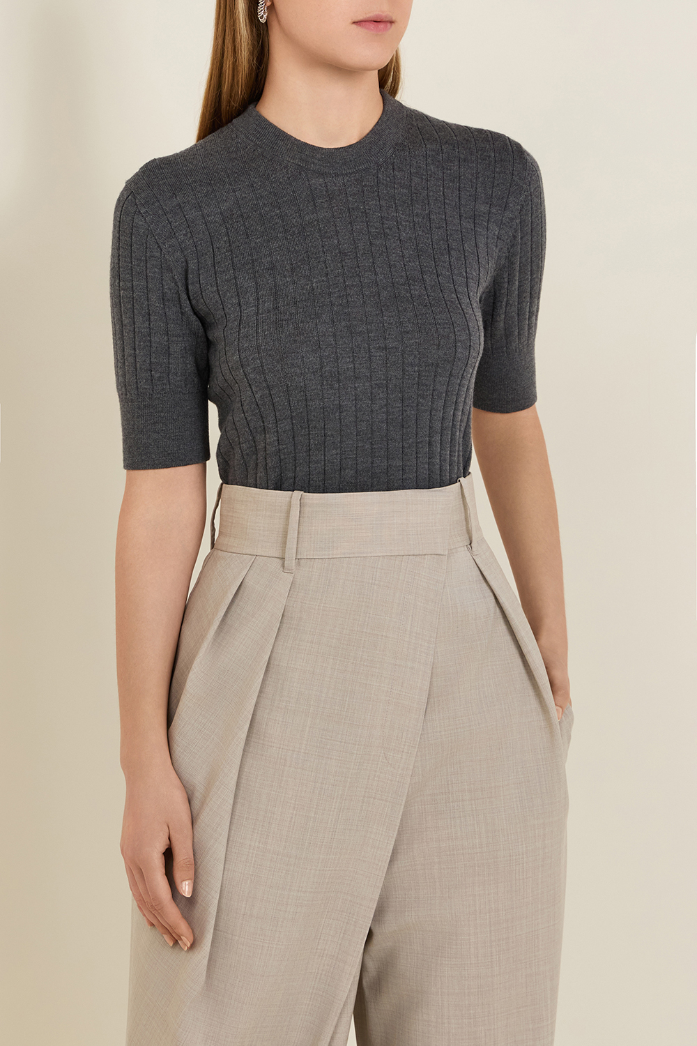 תמונת דוגמן קידמית של חולצת סריג