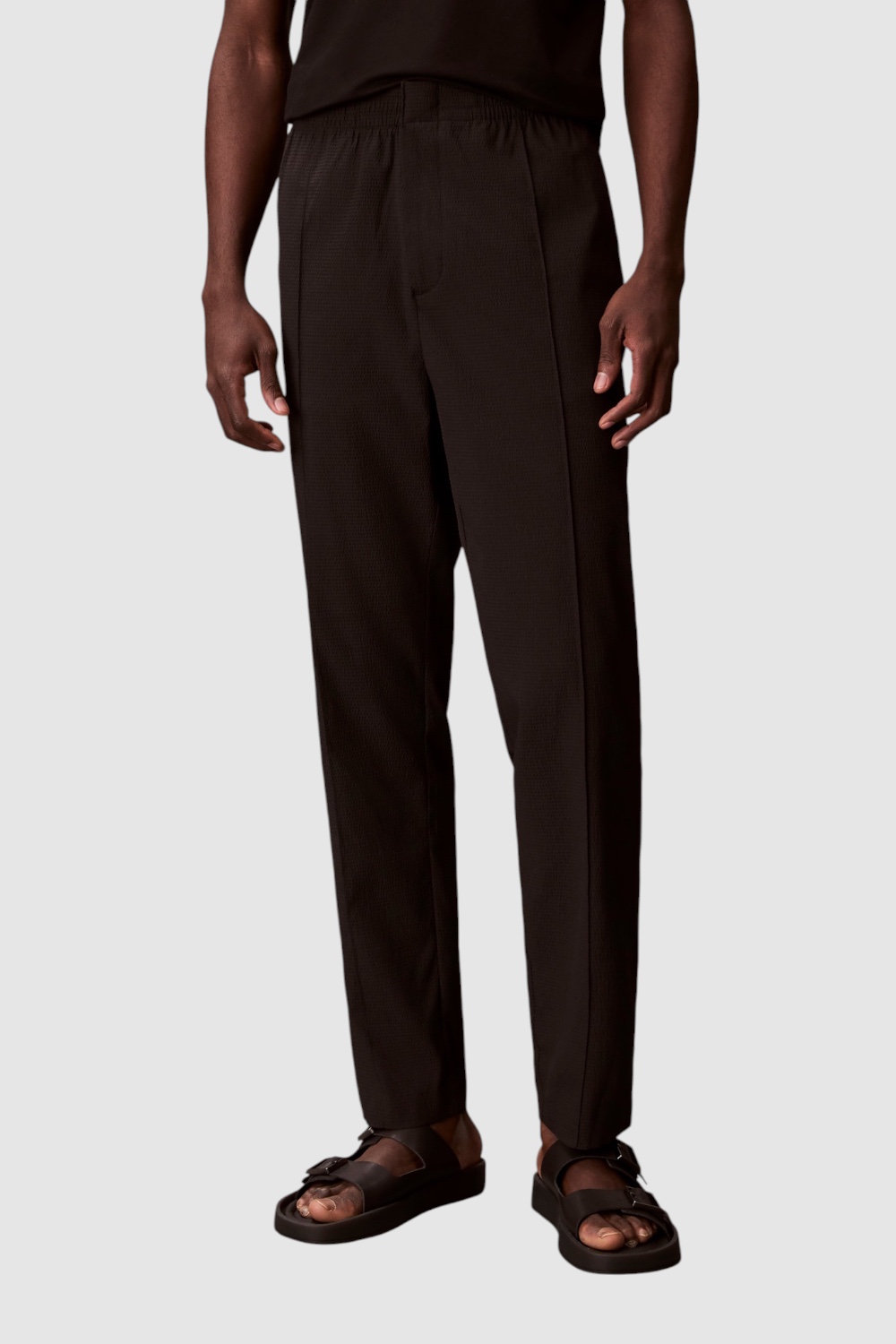 תמונת דוגמן קידמית של מכנסיים ארוכים בגזרה ישרה