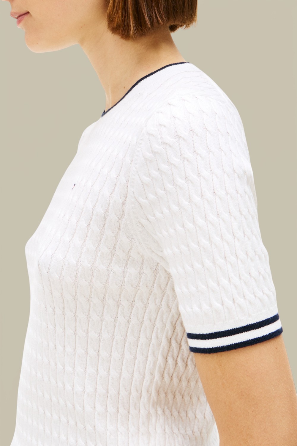 תמונת תקריב דוגמן של חולצת טי