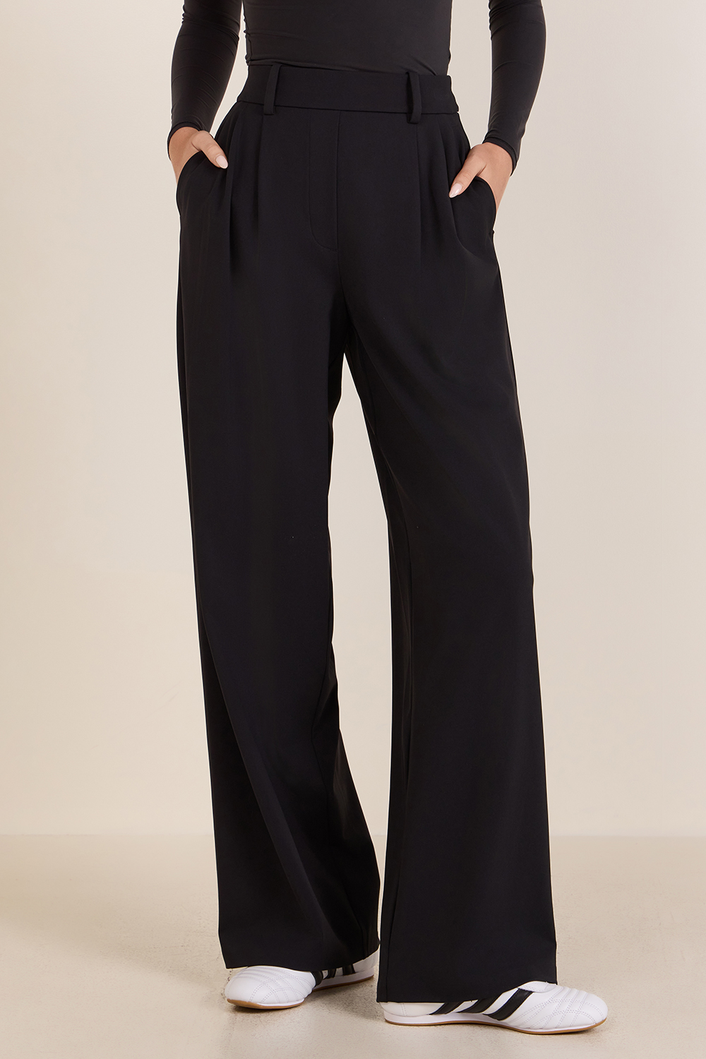 תמונת דוגמן קידמית של Daydrift High-Rise Trouser Regular