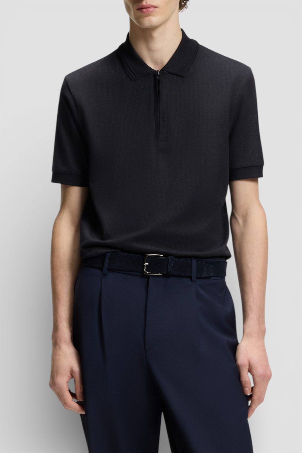 תמונת דוגמן קידמית של חולצת פולו