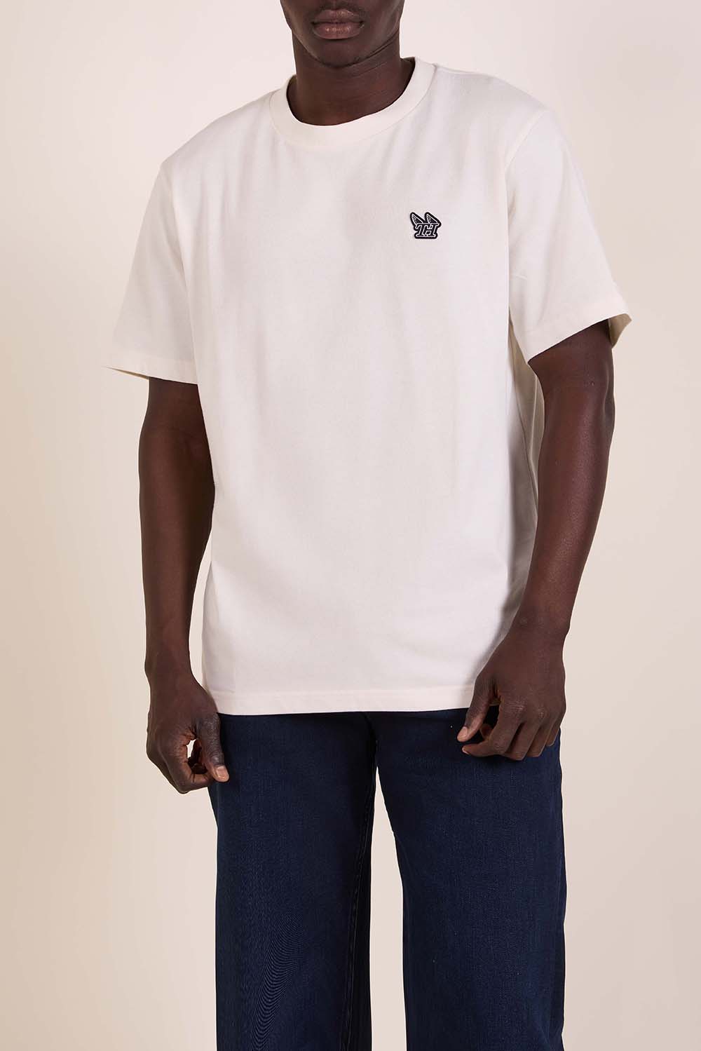 תמונת דוגמן קידמית של חולצת טי