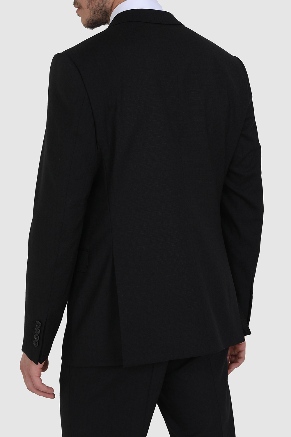 תמונת דוגמן אחורית של חליפה מחויטת