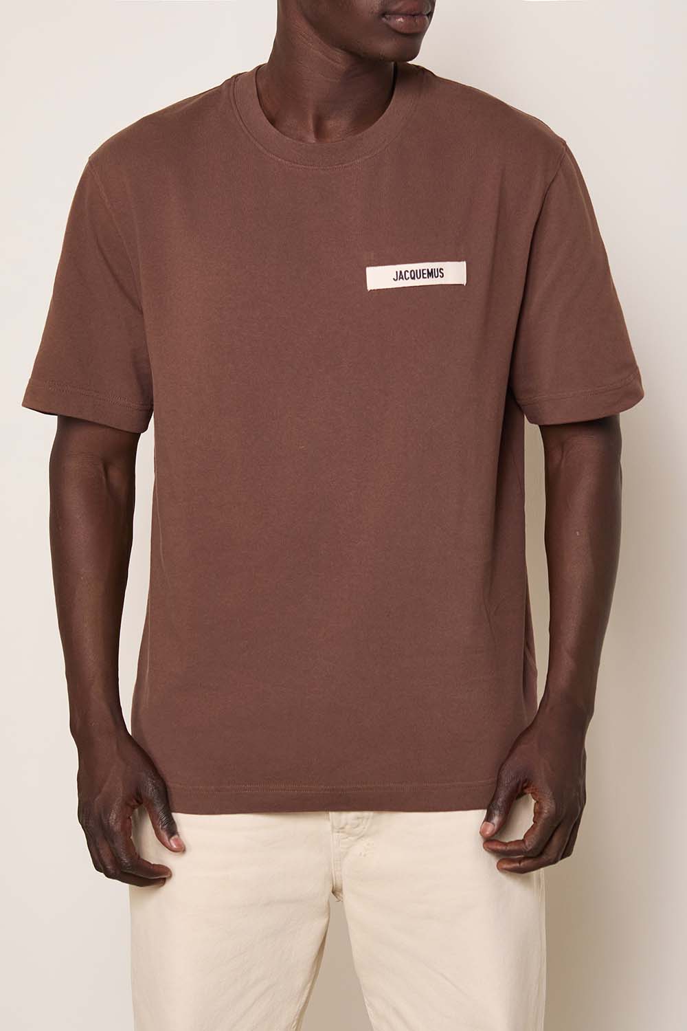 תמונת דוגמן קידמית של חולצת טי