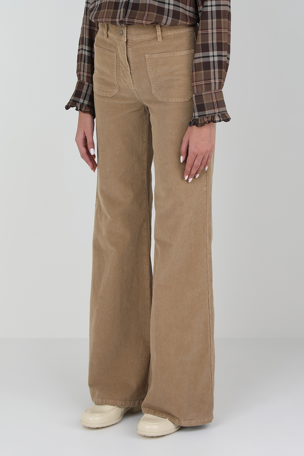 תמונת דוגמן קידמית של מכנסי קורדרוי פלורנס מתרחבים