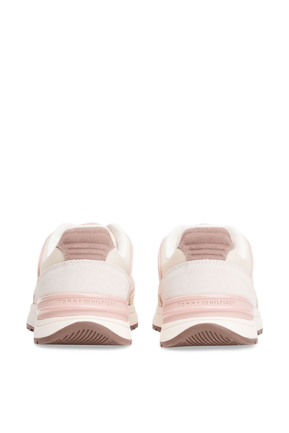 תמונת תקריב של נעלי סניקרס