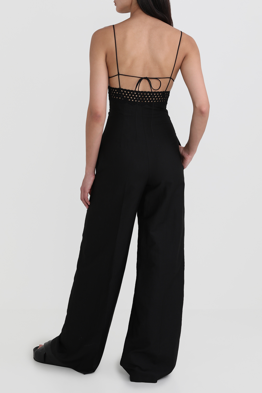 תמונת דוגמן אחורית של אוברול 