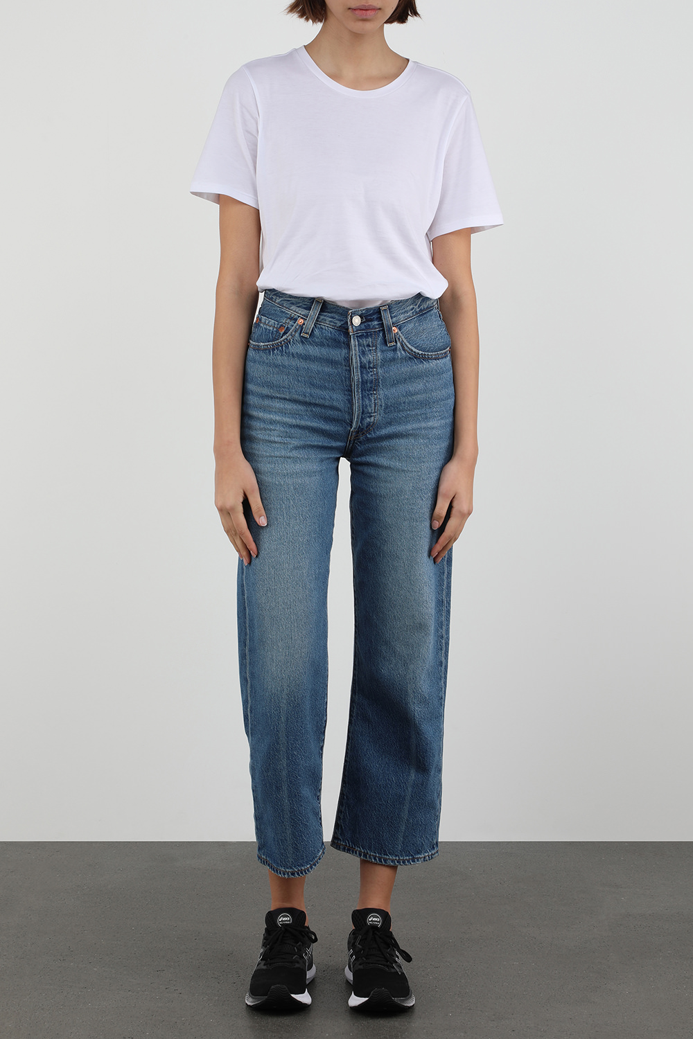 תמונת דוגמן קידמית של נעלי ספורט ג'ל נימבוס 23 בגווני שחור ולבן