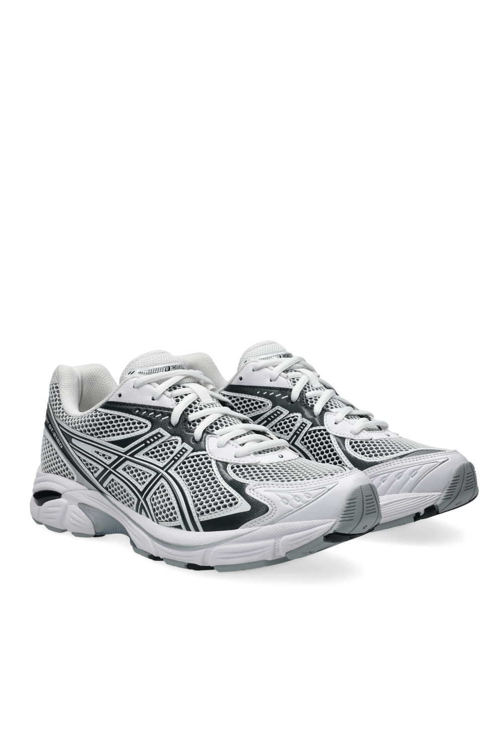 תמונת תקריב של נעלי סניקרס 2160