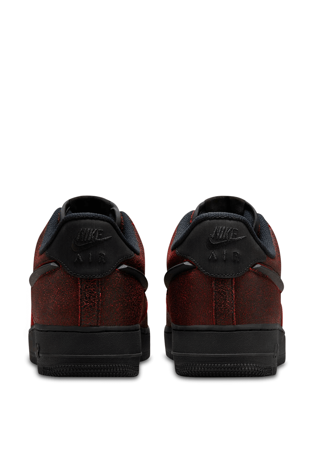 תמונת תקריב של נעלי סניקרס אייר פורס 1 רטרו האלווין