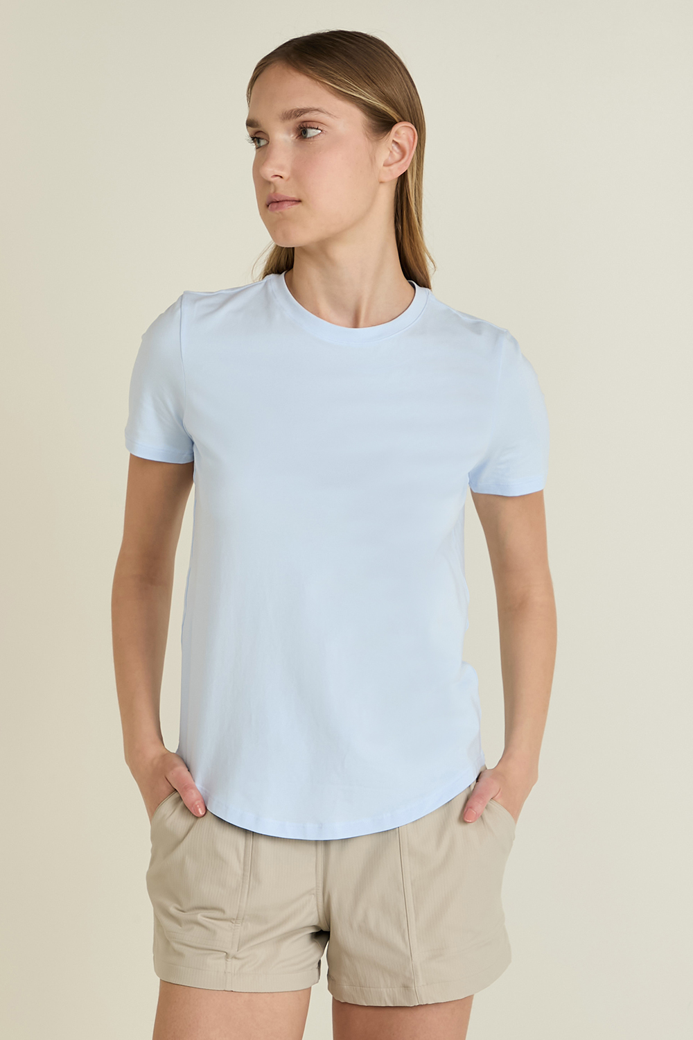 תמונת דוגמן קידמית של Love Crew Short Sleeve T-Shirt