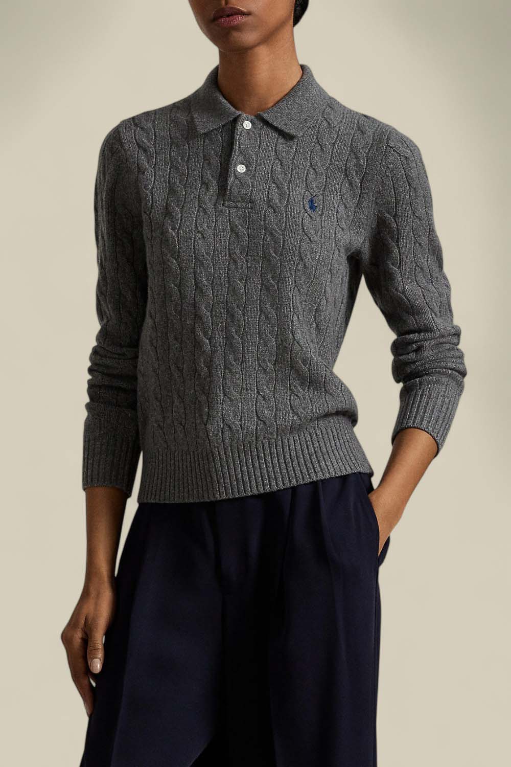 תמונת דוגמן קידמית של סריג פולו צמר וקשמיר