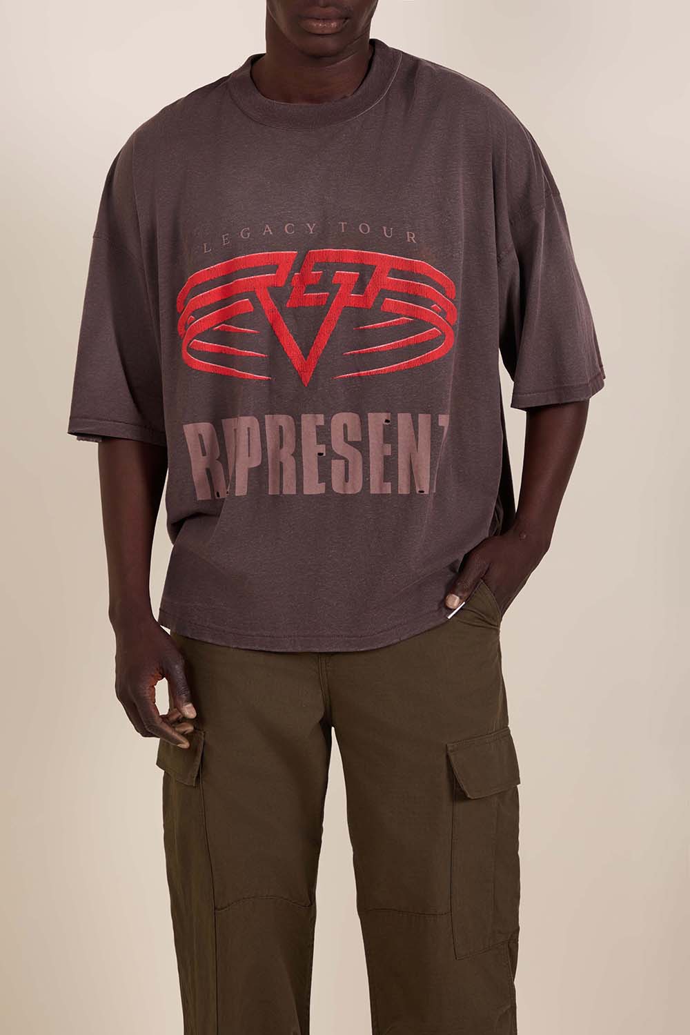 תמונת דוגמן קידמית של חולצת טי דו-צדדית