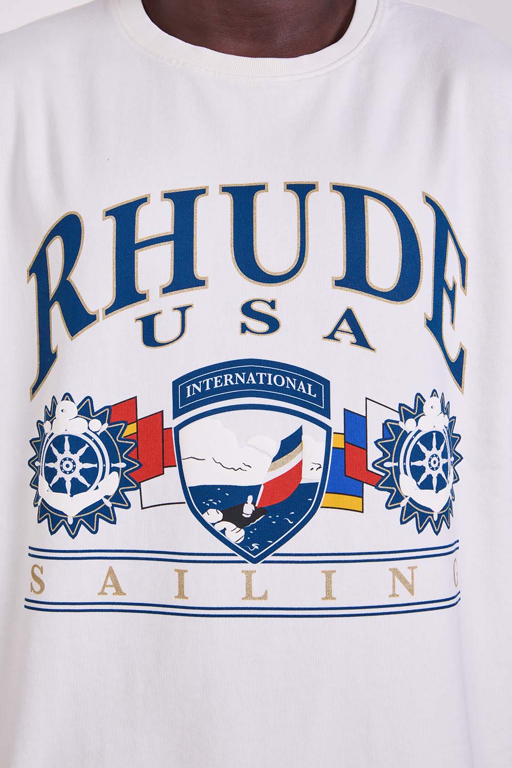 תמונת תקריב דוגמן של חולצת טי