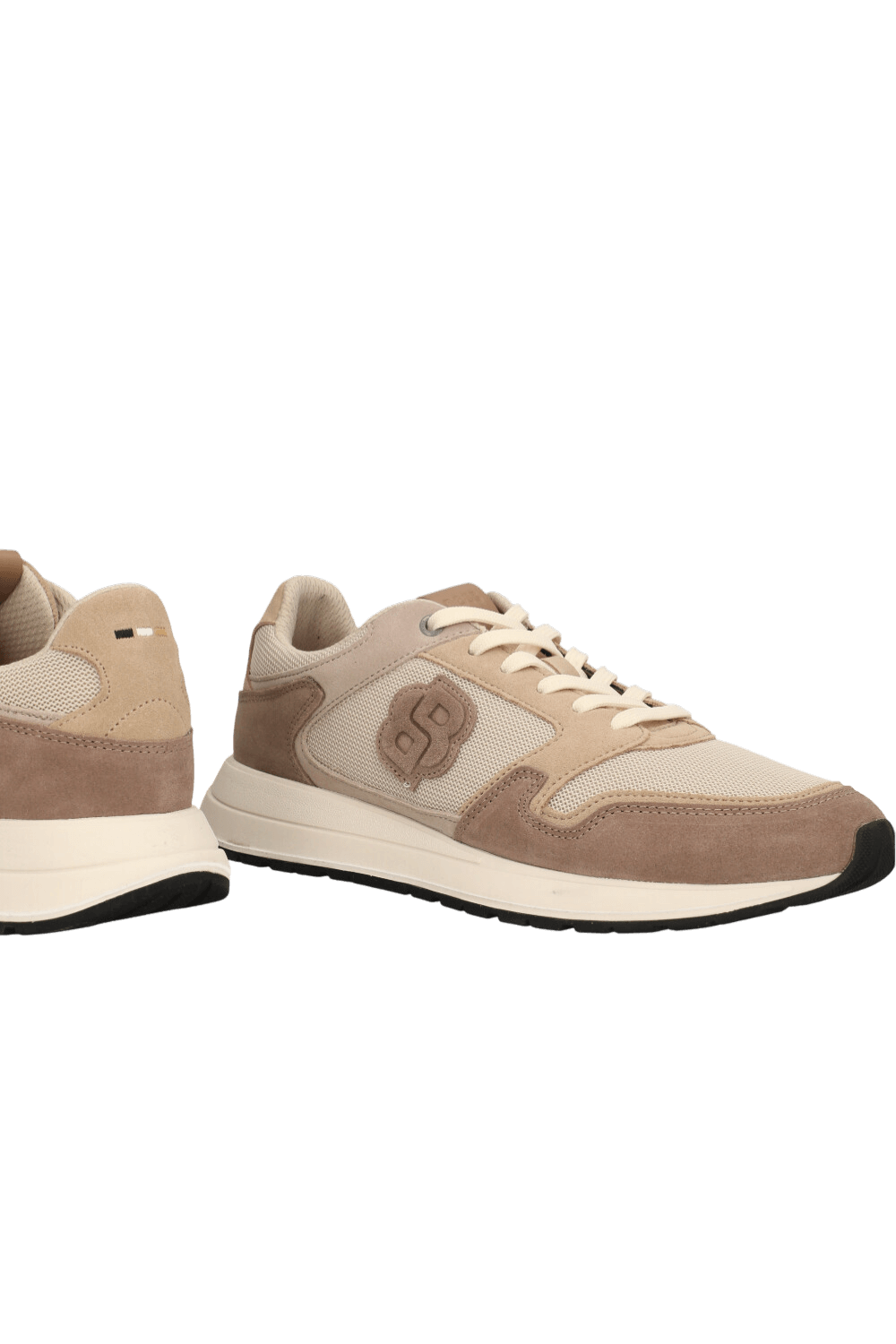 תמונת תקריב של נעלי סניקרס