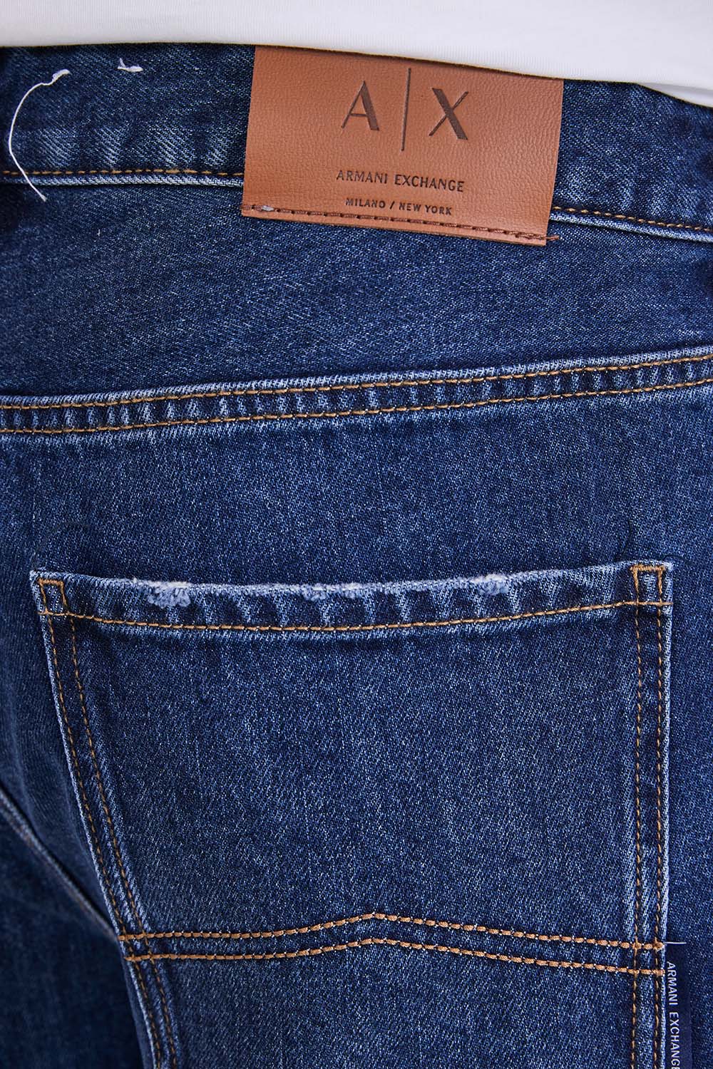 מכנסי ג'ינס בגזרת סלים