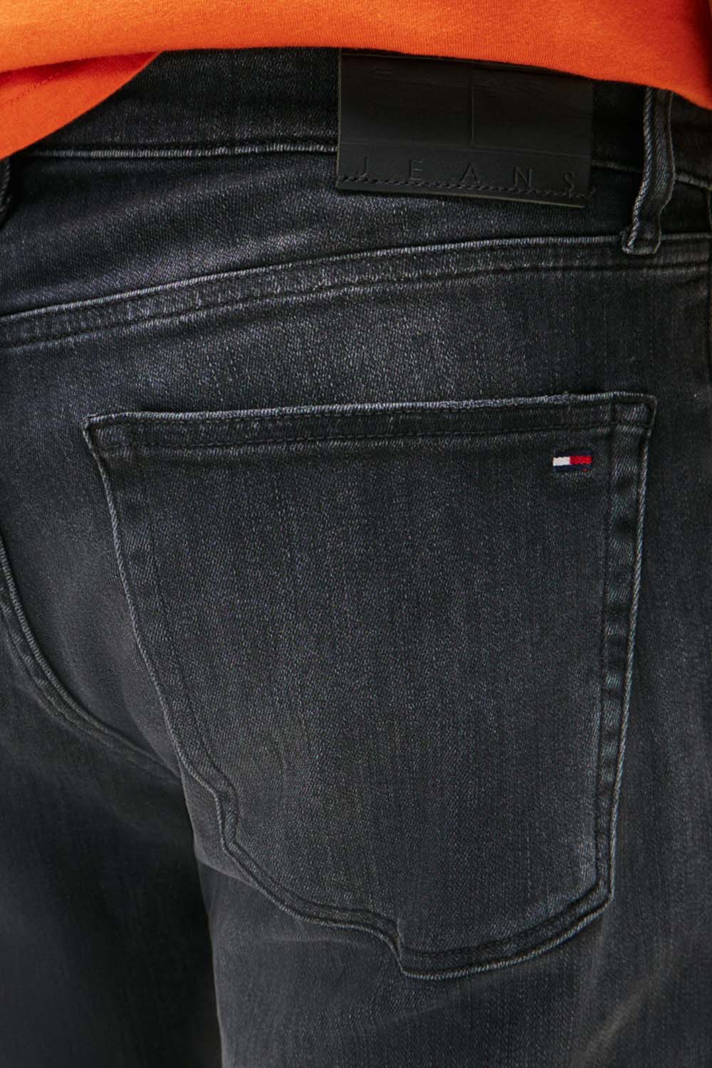 תמונת תקריב דוגמן של מכנסי ג'ינס אוסטין סלים פיט