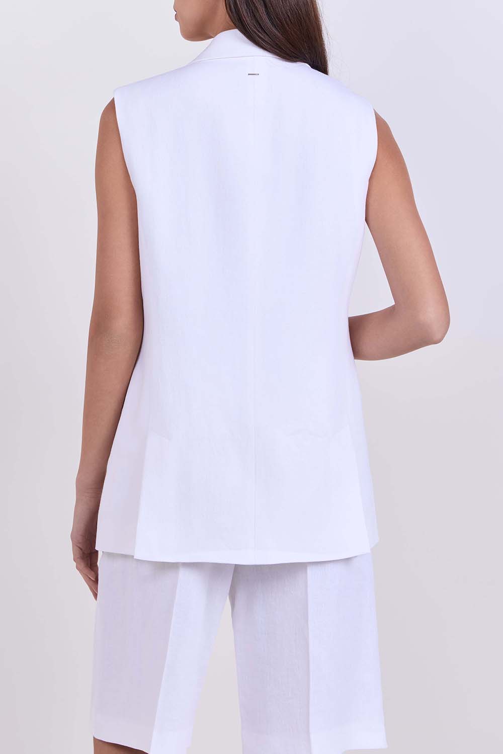 תמונת דוגמן אחורית של ווסט מעטפת