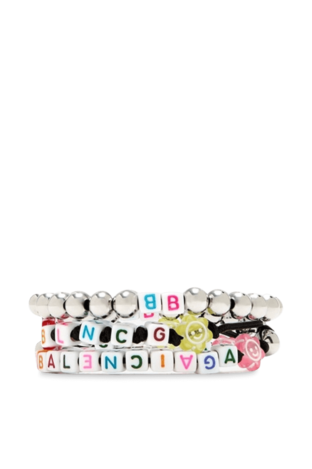 תמונה קידמית של צמיד אותיות