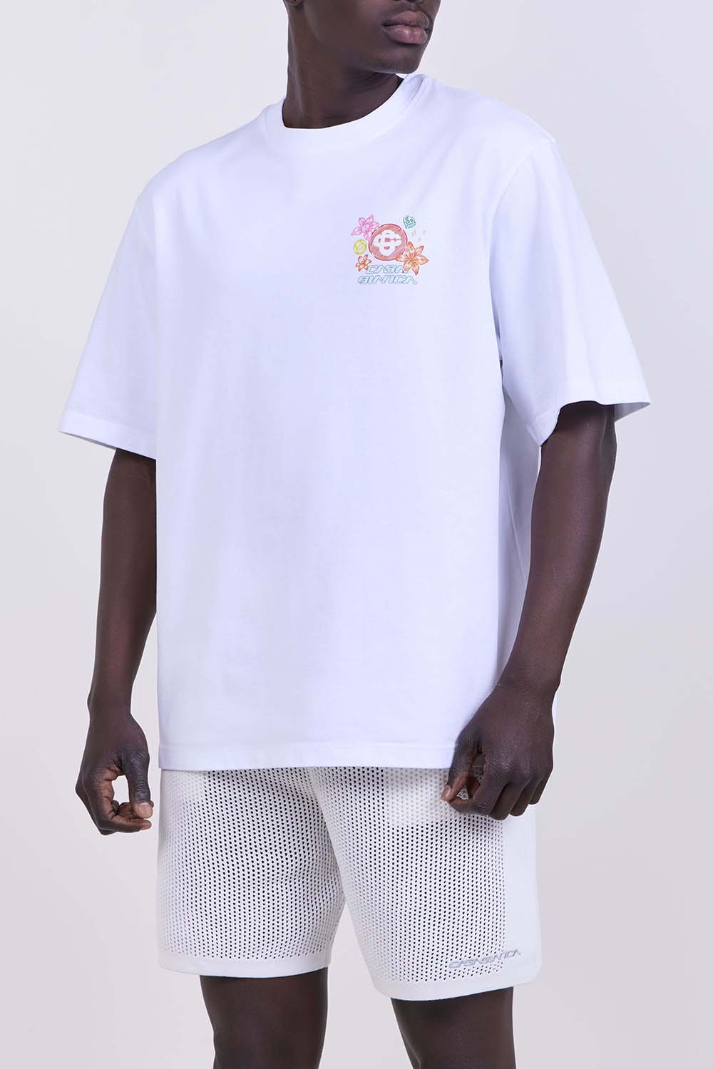 תמונת דוגמן קידמית של חולצת טי בגזרת אוברסייז