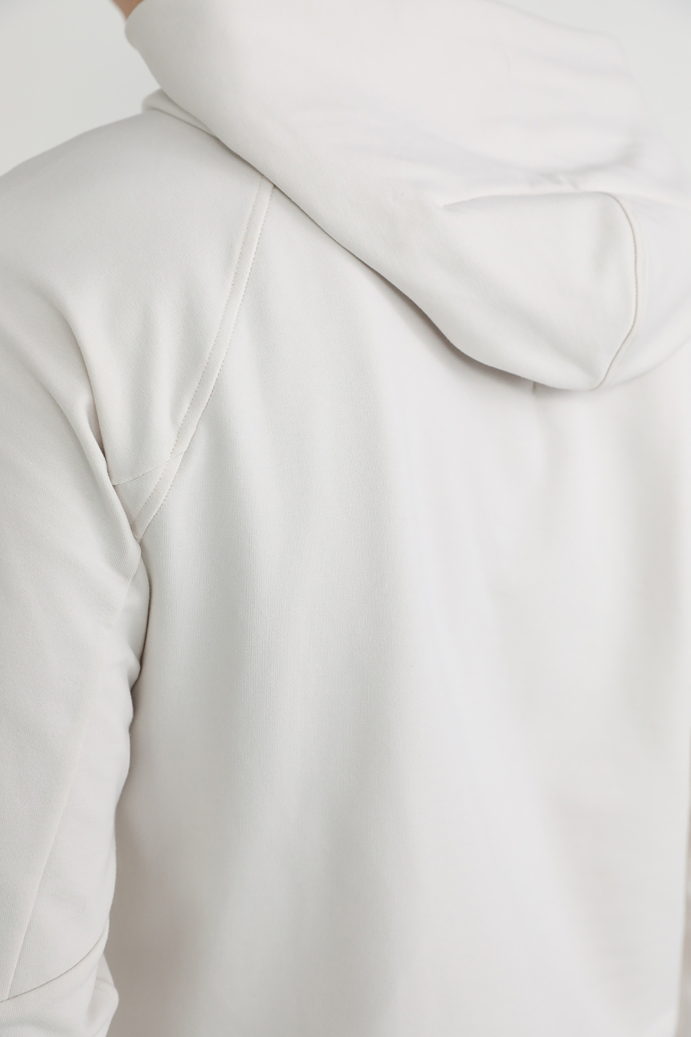 תמונת תקריב דוגמן של City Sweat Pullover Hoodie