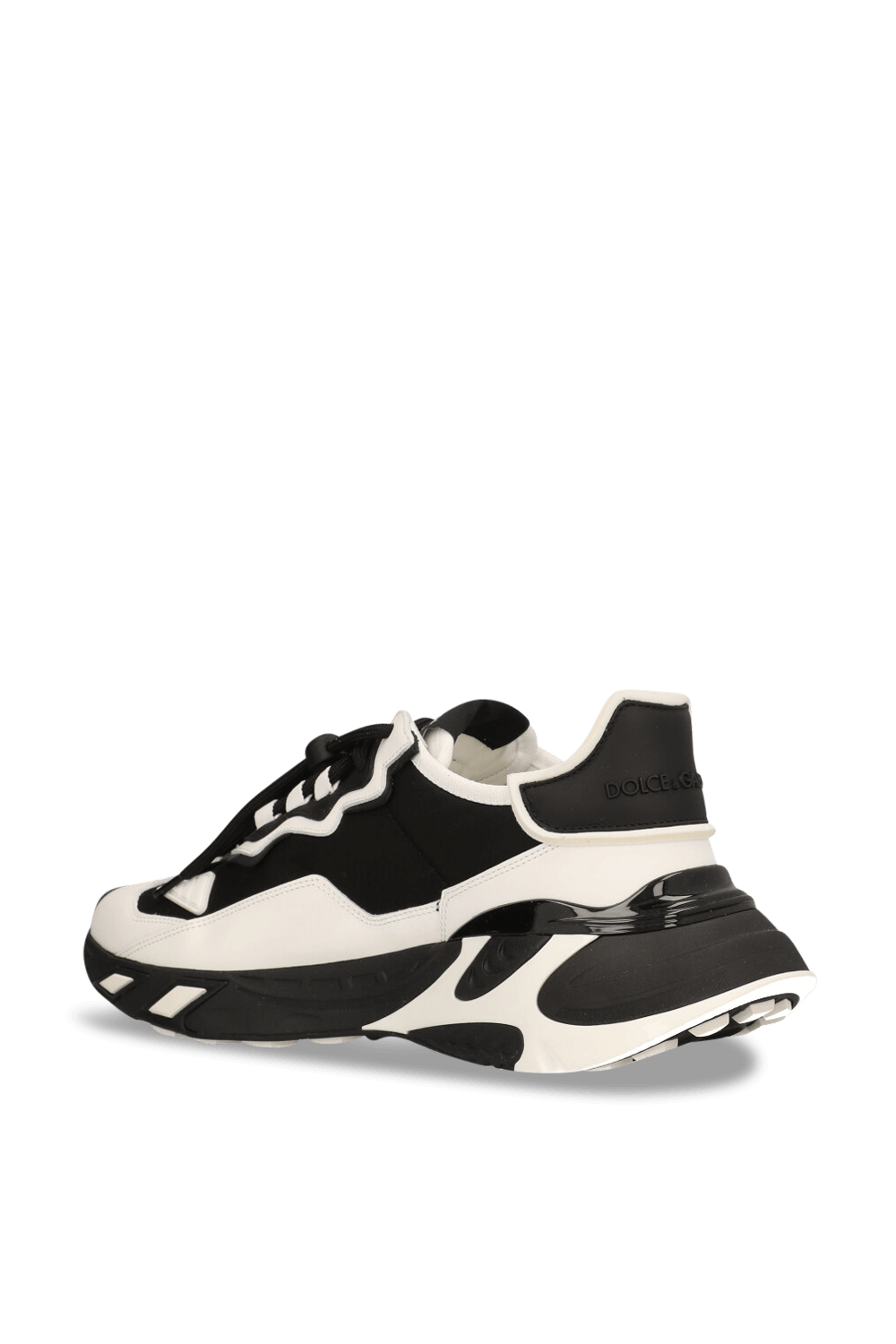 תמונה אחורית של נעלי סניקרס